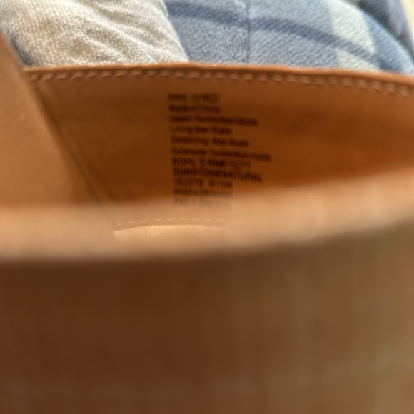 NEW Women’s Lauren Conrad, memory foam sandals. Tan and beige.Worn once - Picture 6 of 6